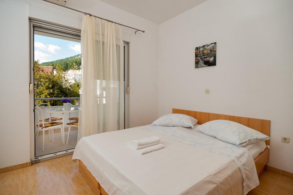 House Marta Lägenhet Baška Voda Rum bild